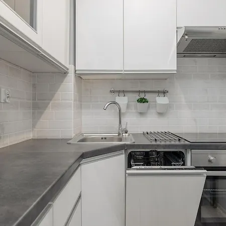 Emilii Plater Chic By Bookinghost *