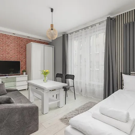 Emilii Plater Chic By Bookinghost Stettin