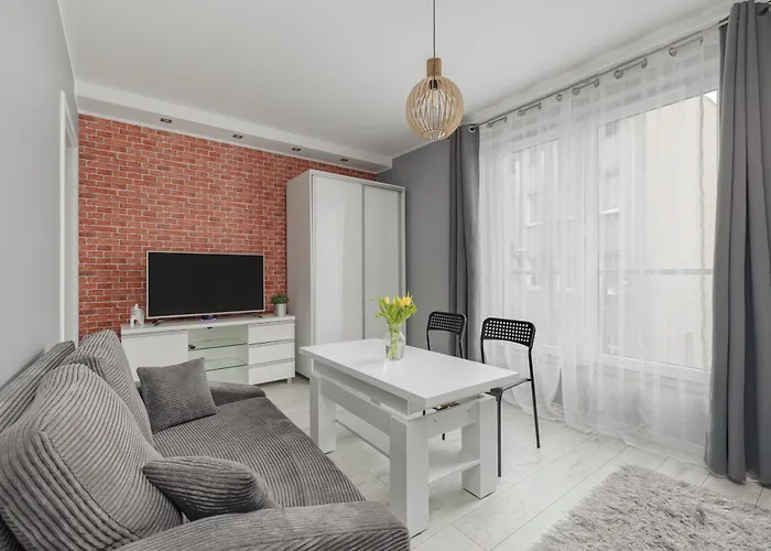 Emilii Plater Chic By Bookinghost * Szczecin