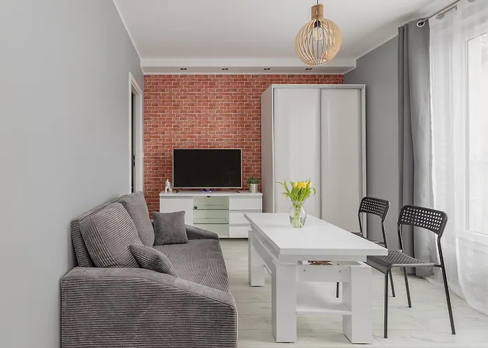 Emilii Plater Chic By Bookinghost * Szczecin