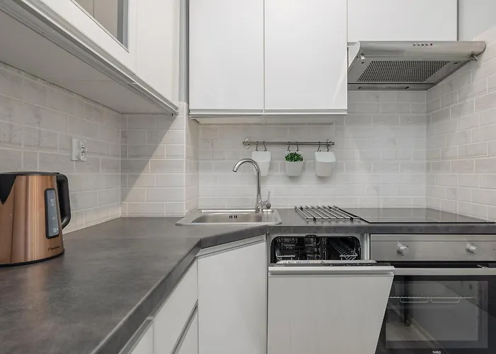 Emilii Plater Chic By Bookinghost *